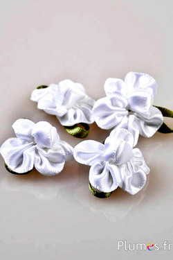 Fleurs en Satin - diam. 2 cm - blanc